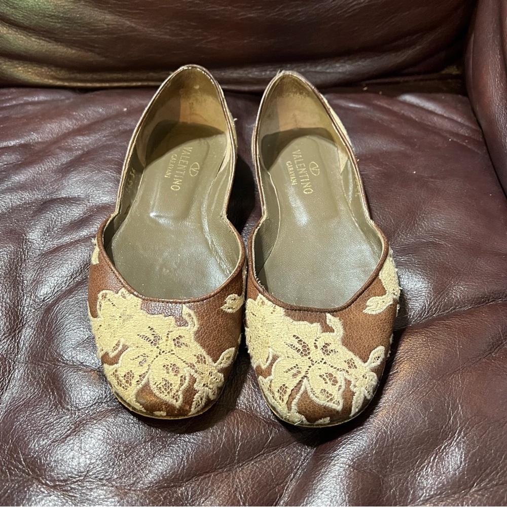 Valentino Garavani Flats pre-owned size 36